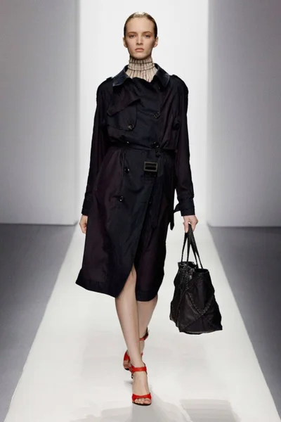 Look 3